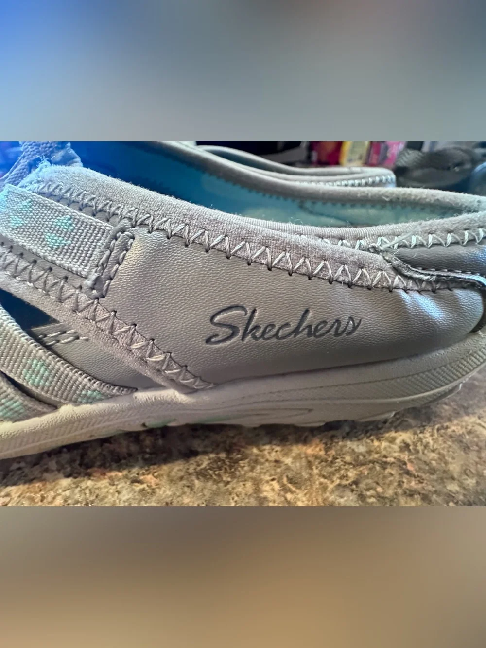 Women’s Skechers Reggae Fest Dory Slip On Walking Shoes - Size 8.5